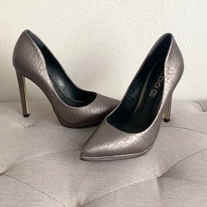 Aldo Silver/Gray Heels